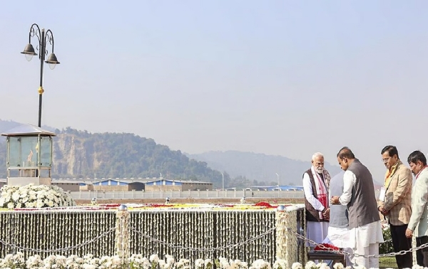 அசாம் போராட்ட தியாகிகளுக்கு பிரதமர் மோடி அஞ்சலி