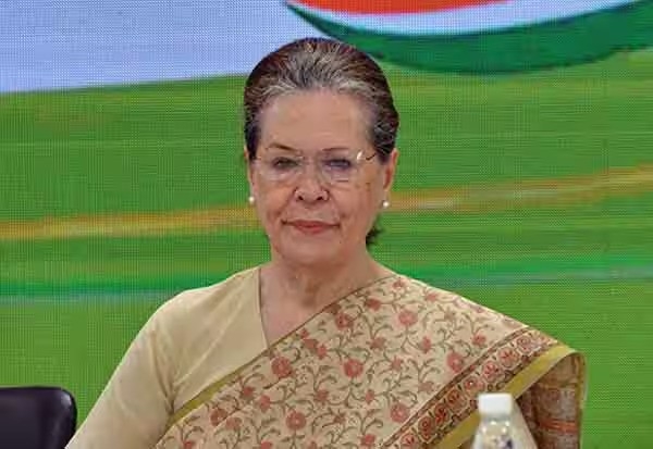 100 நாள் வேலைத்திட்டத்திற்கு மாற்றாக கொண்டு வரப்பட்ட திட்டத்தை எதிர்த்து போராட்டம் - சோனியா அறிவிப்பு