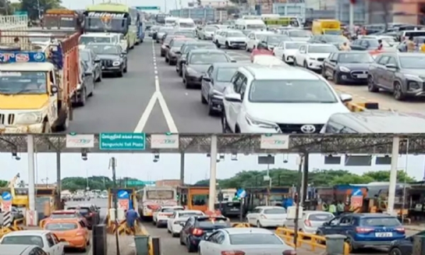 Ulundurpet Tollgate Traffic