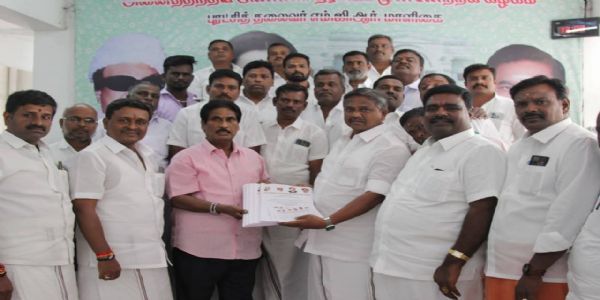 எடப்பாடி பழனிசாமி பெயரில் 120 தொகுதிகளுக்கு 18 லட்சம் ரூபாய் செலவு செய்து விருப்ப மனு தாக்கல் செய்த அதிமுக ஒன்றிய செயலாளர்