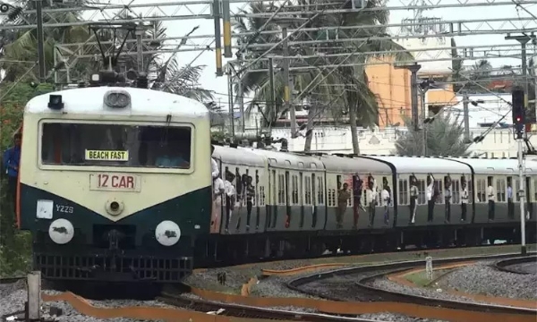 கிறிஸ்துமஸ் பண்டிகை அன்று ஞாயிற்றுக்கிழமை அட்டவணைப்படி மின்சார ரெயில்கள் இயக்கம்