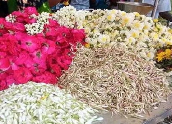 தோவாளை சந்தையில் பூக்கள் விலை உயர்வு