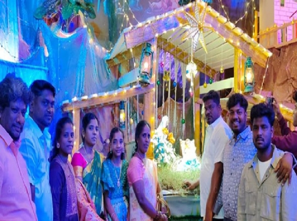 வடலூர் திரு இருதய ஆண்டவர் ஆலயத்தில்  பிரமாண்ட குடில் அமைந்து கிறிஸ்துமஸ் கொண்டாட்டம்