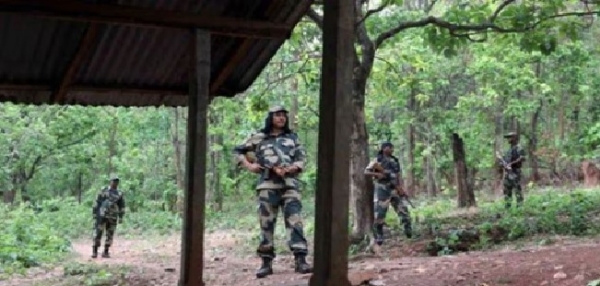 ரூ.1.1 கோடி சன்மானம் அறிவிக்கப்பட்ட  மாவோயிஸ்ட் தலைவர் சுட்டுக்கொலை