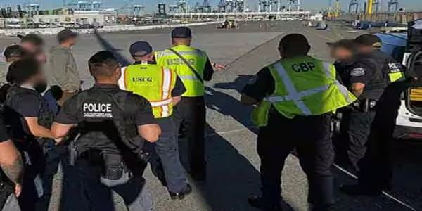 அமெரிக்காவில் சட்டவிரோதமாக தங்கியிருந்த 30 இந்தியர்களை கைது செய்த எல்லை பாதுகாப்பு படையினர்