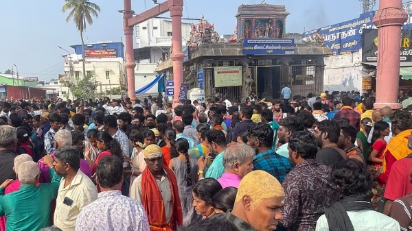 பழனி முருகன் கோயிலில் திரளான பக்தர்கள் சாமி தரிசனம்