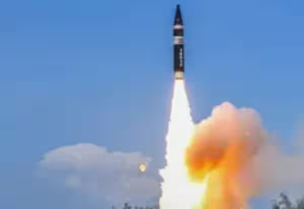 அணுசக்தியால் இயங்கும் நீர்மூழ்கி கப்பல் ஐஎன்எஸ் அரிகாட்டில் இருந்து கே-4 பாலிஸ்டிக் ஏவுகணை சோதனை வெற்றி