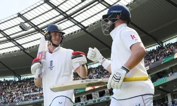 4வது ஆஷஸ் டெஸ்ட் - ஆஸ்திரேலியாவை 4 விக்கெட்டுகள் வித்தியாசத்தில் வீழ்த்தி இங்கிலாந்து அபார வெற்றி