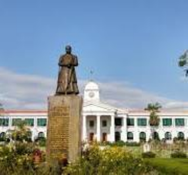 கேரளத்தில் தனியாா் மருத்துவமனை ஊழியா்களுக்கான குறைந்தபட்ச ஊதிய உயா்வு - அரசு விரைவில் வரைவு அறிக்கை