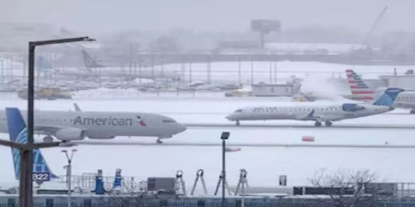 அமெரிக்காவில் பனிப்பொழிவு முன்னெச்சரிக்கை காரணமாக 1,191 விமானங்கள் ரத்து