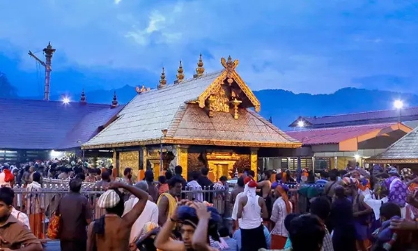 சபரிமலை மகரவிளக்கு தினமான 14-ந் தேதி, ஆன்லைன் மூலம் 30 ஆயிரம் பக்தர்கள் மட்டுமே தரிசனத்திற்கு  முன்பதிவு செய்ய அனுமதி