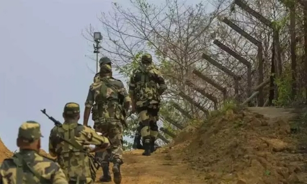 மாணவர் தலைவரை கொன்றவர்கள் இந்தியாவிற்குள் நுழைந்ததாக வங்காளதேசத்தின் குற்றச்சாட்டை திட்டவட்டமாக மறுத்துள்ள இந்தியாவின் எல்லை பாதுகாப்பு படை