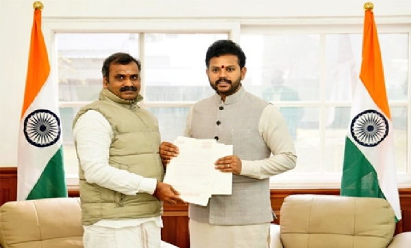 தூத்துக்குடி விமான நிலையத்தின் பெயரை மாற்ற வேண்டும் - மத்திய அமைச்சர்  எல்.முருகன் கோரிக்கை