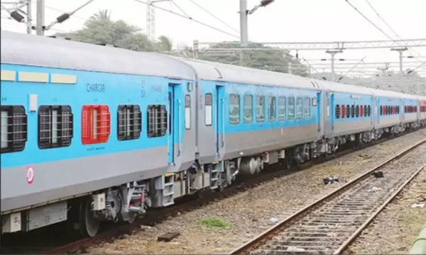 இன்று முதல் பெங்களூரு-எர்ணாகுளம் இன்டர்சிட்டி எக்ஸ்பிரஸ் ரெயில் எண் மாற்றம் அமல் இன்று முதல் பெங்களூரு-எர்ணாகுளம் இன்டர்சிட்டி எக்ஸ்பிரஸ் ரெயில் எண் மாற்றம் அமல்