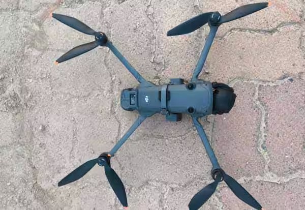 எல்லையில் ஆயுதங்கள் மற்றும் போதைப்பொருட்களை கடத்தும் பாகிஸ்தான் டிரோன்களின் முக்கிய இடங்களை கண்டுபிடித்த எல்லை பாதுகாப்பு படை எல்லையில் ஆயுதங்கள் மற்றும் போதைப்பொருட்களை கடத்தும் பாகிஸ்தான் டிரோன்களின் முக்கிய இடங்களை கண்டுபிடித்த எல்லை பாதுகாப்பு படை