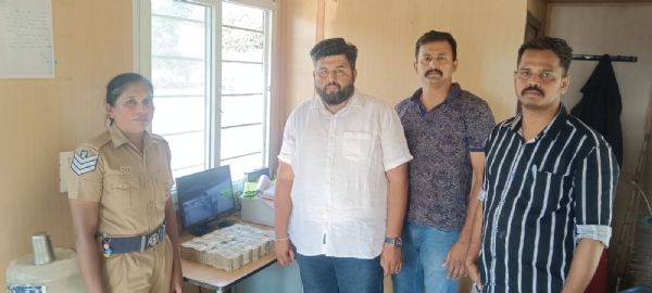 Coimbatore Ettimadai Checkpost: Rs 30 Lakh Seized from Two-Wheeler; Suresh Kumar from Kerala Palakkad Arrested Coimbatore Ettimadai Checkpost: Rs 30 Lakh Seized from Two-Wheeler; Suresh Kumar from Kerala Palakkad Arrested