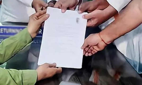 இன்று மராட்டிய மாநகராட்சி தேர்தல் வேட்பு மனு தாக்கல் செய்ய கடைசி நாள் இன்று மராட்டிய மாநகராட்சி தேர்தல் வேட்பு மனு தாக்கல் செய்ய கடைசி நாள்