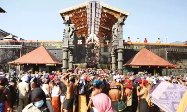 சபரிமலை சன்னிதானத்தில் புகைப்படம் மற்றும் வீடியோ எடுக்க பத்திரிகையாளர்களுக்கு தடை - கேரள ஐகோர்ட்டு  அதிரடி உத்தரவு