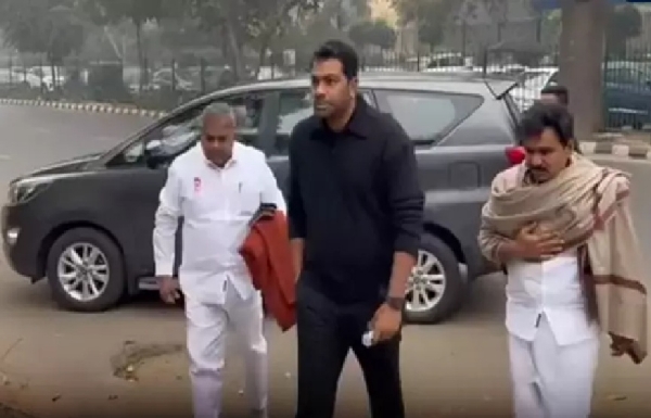 கரூர் கூட்டநெரிசல் வழக்கு -  சிபிஐ விசாரணைக்கு 3வது நாளாக தவெக நிர்வாகிகள் ஆஜர்