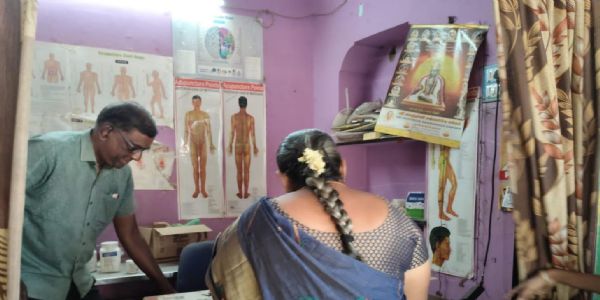 அக்குபஞ்சர் மட்டும் படித்து முடித்து விட்டு அலோபதி மருத்துவம் - மருத்துவ குழுவினர் விசாரணை!