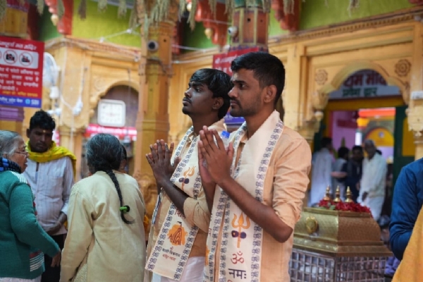 புதுப்பிப்பு - காசி தமிழ் சங்கமம் 4.0: காசியில் பிரமாண்டமான வரவேற்பால் இரண்டாவது தமிழகக் குழு மகிழ்ச்சியடைந்தது புதுப்பிப்பு - காசி தமிழ் சங்கமம் 4.0: காசியில் பிரமாண்டமான வரவேற்பால் இரண்டாவது தமிழகக் குழு மகிழ்ச்சியடைந்தது