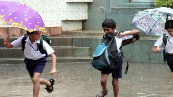 மழையின் காரணமாக சென்னை, திருவள்ளூர் மாவட்ட பள்ளிகளுக்கு இன்று விடுமுறை அறிவிப்பு மழையின் காரணமாக சென்னை, திருவள்ளூர் மாவட்ட பள்ளிகளுக்கு இன்று விடுமுறை அறிவிப்பு