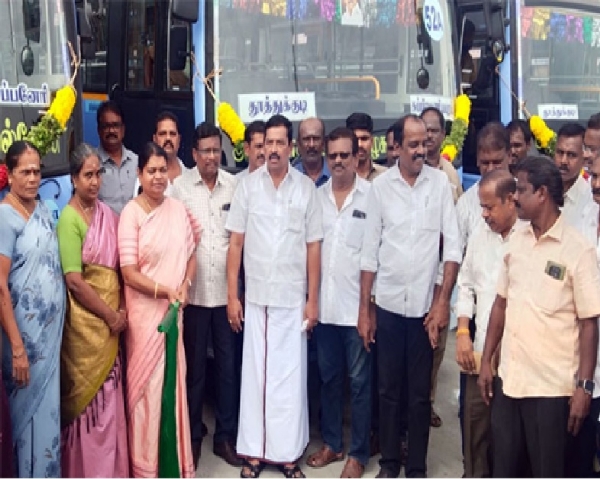 புதிதாக 6 மகளிர் விடியல் பயண பேருந்து சேவையை அமைச்சர் கீதாஜீவன் தொடங்கி வைத்தார் புதிதாக 6 மகளிர் விடியல் பயண பேருந்து சேவையை அமைச்சர் கீதாஜீவன் தொடங்கி வைத்தார்