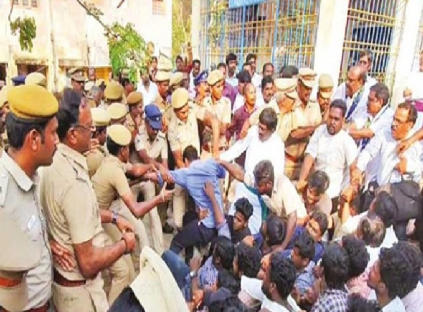 சென்னையில் திருச்சபையை இடிக்க வந்த அதிகாரிகளிடம் பொதுமக்கள் தகராறு சென்னையில் திருச்சபையை இடிக்க வந்த அதிகாரிகளிடம் பொதுமக்கள் தகராறு