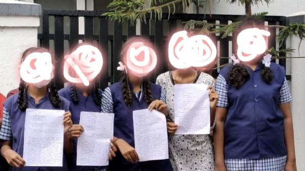 Students have filed a complaint at the police superintendent’s office alleging that the headmaster of Sulur Kallappalayam Government School called them by caste names and physically assaulted them if they were late returning from the restroom. Students have filed a complaint at the police superintendent’s office alleging that the headmaster of Sulur Kallappalayam Government School called them by caste names and physically assaulted them if they were late returning from the restroom.