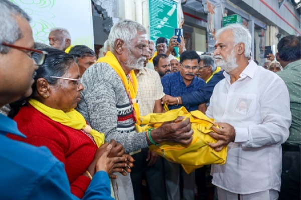 மூத்த குடிமக்களுக்கான தமிழக அரசின் ராமேசுவரம் - காசி ஆன்மீகப் பயணத்தை அமைச்சர் சேகர்பாபு இன்று தொடங்கி வைத்தார் மூத்த குடிமக்களுக்கான தமிழக அரசின் ராமேசுவரம் - காசி ஆன்மீகப் பயணத்தை அமைச்சர் சேகர்பாபு இன்று தொடங்கி வைத்தார்