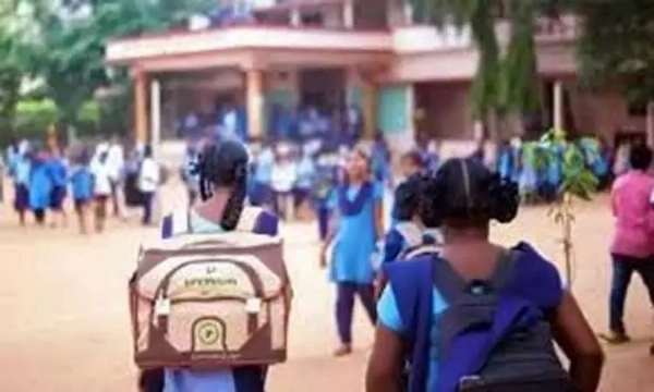 ஏகாம்பரநாதர் கோவில் கும்பாபிஷேகம் முன்னிட்டு நாளை காஞ்சீபுரத்தில் 149 பள்ளிகளுக்கு விடுமுறை