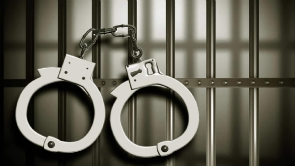 பாலியல் சீண்டலில் ஈடுபட்ட வாலிபர் கைது