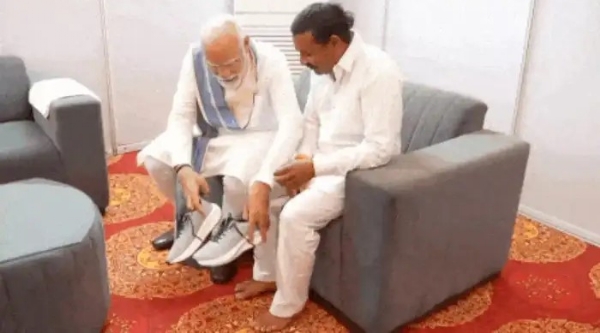 மோடியை காணாமல் காலணி அணிய மாட்டேன்...சபதத்தை முடித்து வைத்த பிரதமர் மோடி!