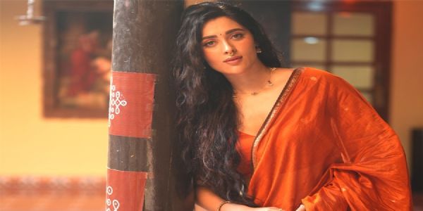 தமிழ் சினிமாவின் புதிய நட்சத்திரம் கீதிகா திவாரி!