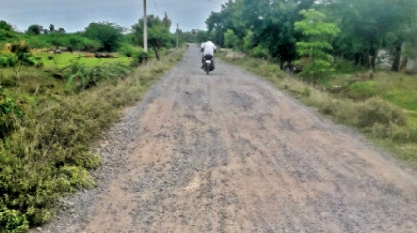 தார்ச்சாலையை சீரமைக்காவிடில் விரைவில் போராட்டம் நடக்கும்: 3 கிராம மக்கள் அறிவிப்பு