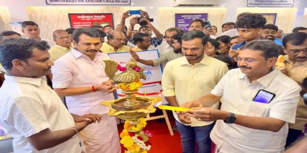 மன்னா மெஸ் 3-வது கிளையை முன்னாள் அமைச்சர் செந்தில்பாலாஜி திறந்து வைத்தார்