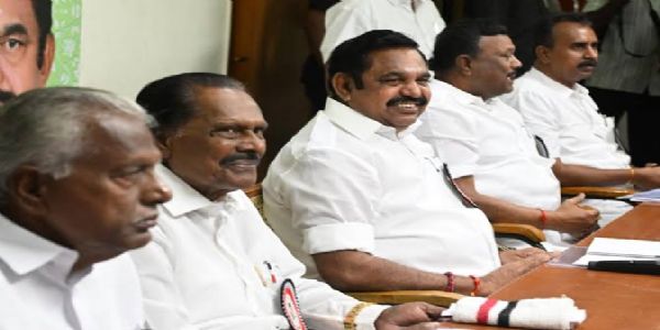 அதிமுக மாவட்ட செயலாளர்கள் மற்றும் பொறுப்பாளர்கள் ஆலோசனை கூட்டம் இன்று ராயப்பேட்டை தலைமை அலுவலகத்தில் நடைபெறுகிறது