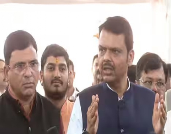 மொழியின் பெயரால் வன்முறையை கையில் எடுத்தால் சட்ட நடவடிக்கை: மஹா. முதல்வர் பட்னவிஸ் எச்சரிக்கை