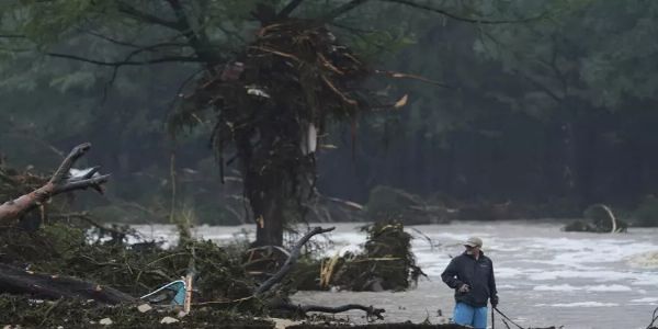 அமெரிக்காவில் கனமழை, வெள்ளம் - பலி எண்ணிக்கை 27 ஆக உயர்வு