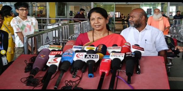 மக்களால் தேர்ந்தெடுக்கப்பட்ட மாநில அரசுகளை ஒன்றிய அரசும், தேர்தல் ஆணையமும் அச்சுறுத்தி வருகிறது -கனிமொழி