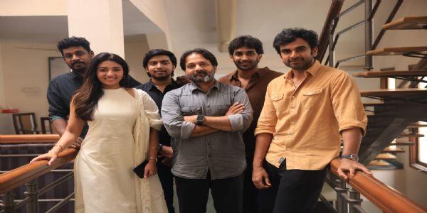 இயக்குநர் மணி ரத்னமிடம் இருந்து பாராட்டு பெற்ற ' 18 மைல்ஸ்' படக்குழுவினர்!