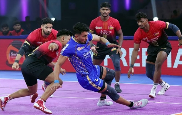 புரோ கபடி லீக் - பெங்களூர் புல்ஸ் அணியை வீழ்த்தி தமிழ் தலைவாஸ் வெற்றி