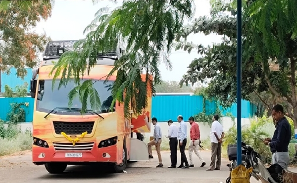 கரூர் கூட்ட நெரிசல் வழக்கு - தவெக தலைவர் விஜய்யின் பிரச்சார வாகன ஓட்டுநரிடம் சிபிஐ விசாரணை