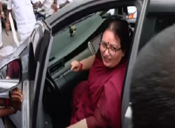 இன்று 2வது நாளாக தொடரும் அதிமுக வேட்பாளர் நேர்காணல் இன்று 2வது நாளாக தொடரும் அதிமுக வேட்பாளர் நேர்காணல்