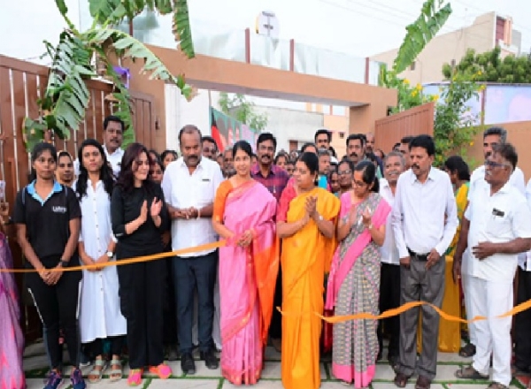 ரூ. 84.50 இலட்சம் மதிப்பீட்டில் பெண்களுக்கென பிரத்யேக மகளிர் பூங்கா - திமுக எம்.பி கனிமொழி திறந்து வைத்தார் ரூ. 84.50 இலட்சம் மதிப்பீட்டில் பெண்களுக்கென பிரத்யேக மகளிர் பூங்கா - திமுக எம்.பி கனிமொழி திறந்து வைத்தார்