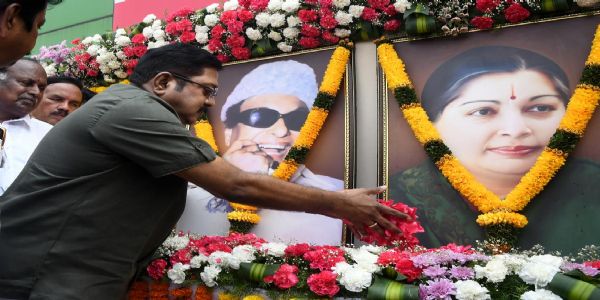 எம்.ஜி.ஆர் பிறந்தநாள், தமிழகம் மற்றும் புதுச்சேரியில் உள்ள அனைத்து பகுதிகளிலும் எம்.ஜி.ஆர் சிலைக்கு மாலை அணிவித்து மரியாதை செலுத்த வேண்டும் - டிடிவி தினகரன்