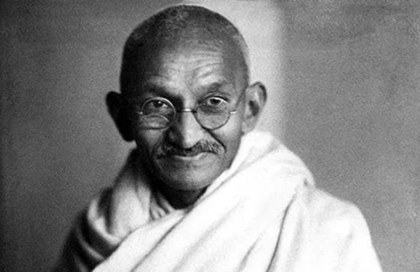 மகாத்மா காந்தி. புகைப்படம் இணைய ஊடகம்