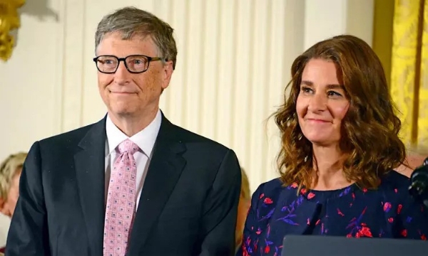 தனது மனைவி மெலிண்டாவுக்கு ரூ.71,100 கோடி ஜீவனாம்சமாக வழங்கிய மைக்ரோசாப்ட் உரிமையாளர் பில்கேட்ஸ் தனது மனைவி மெலிண்டாவுக்கு ரூ.71,100 கோடி ஜீவனாம்சமாக வழங்கிய மைக்ரோசாப்ட் உரிமையாளர் பில்கேட்ஸ்