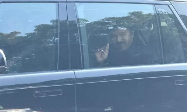 டெல்லியில் இருந்து இன்று காலை தனி விமானம் மூலம் சென்னை புறப்பட்டார் விஜய் - 19-ஆம் தேதி மீண்டும் சி.பி.ஐ. விசாரணைக்கு அழைக்கப்பட வாய்ப்பு