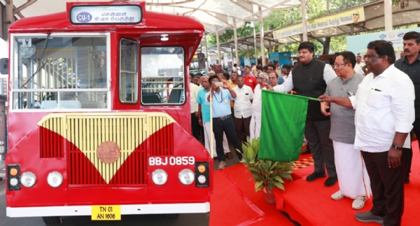 சென்னை உலா பேருந்து இயக்கத்தை, அமைச்சர் சிவசங்கர் கொடியசைத்து தொடங்கி வைத்தார்
